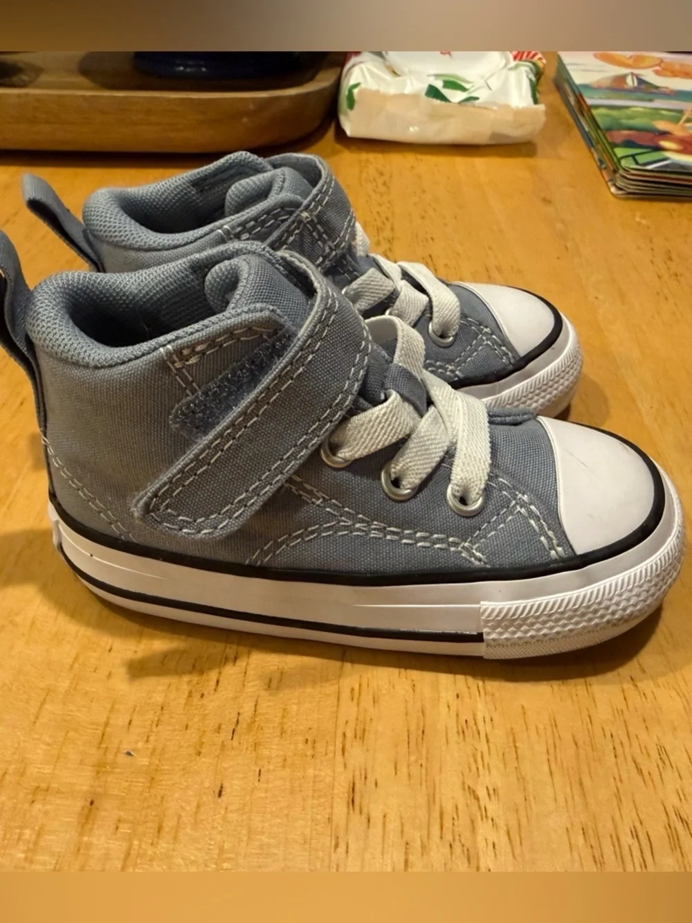Converse High Top Sneakers Toddler Size 5 Light Blue/Gray